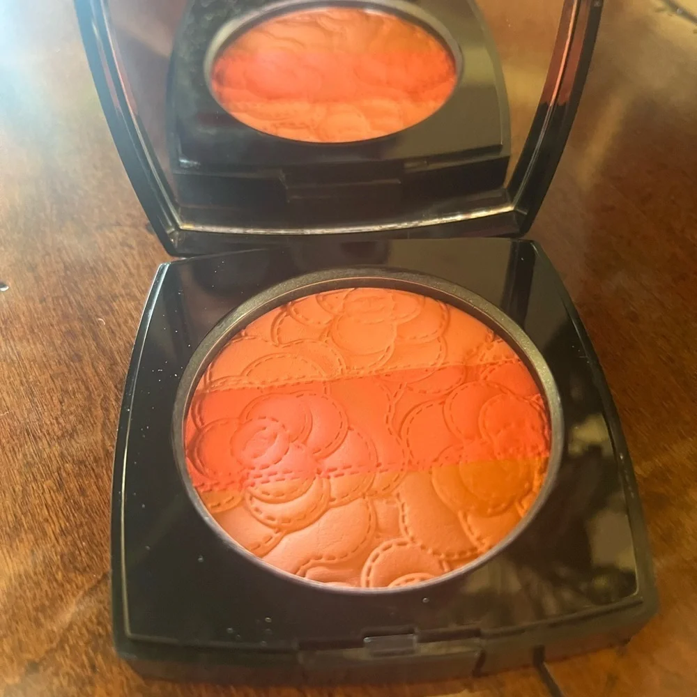 CHANEL CAMELIA‎ FUTURA TRÍO POUDRES BLUSH POWDER BLUSH POWDER BLUSH TRIO